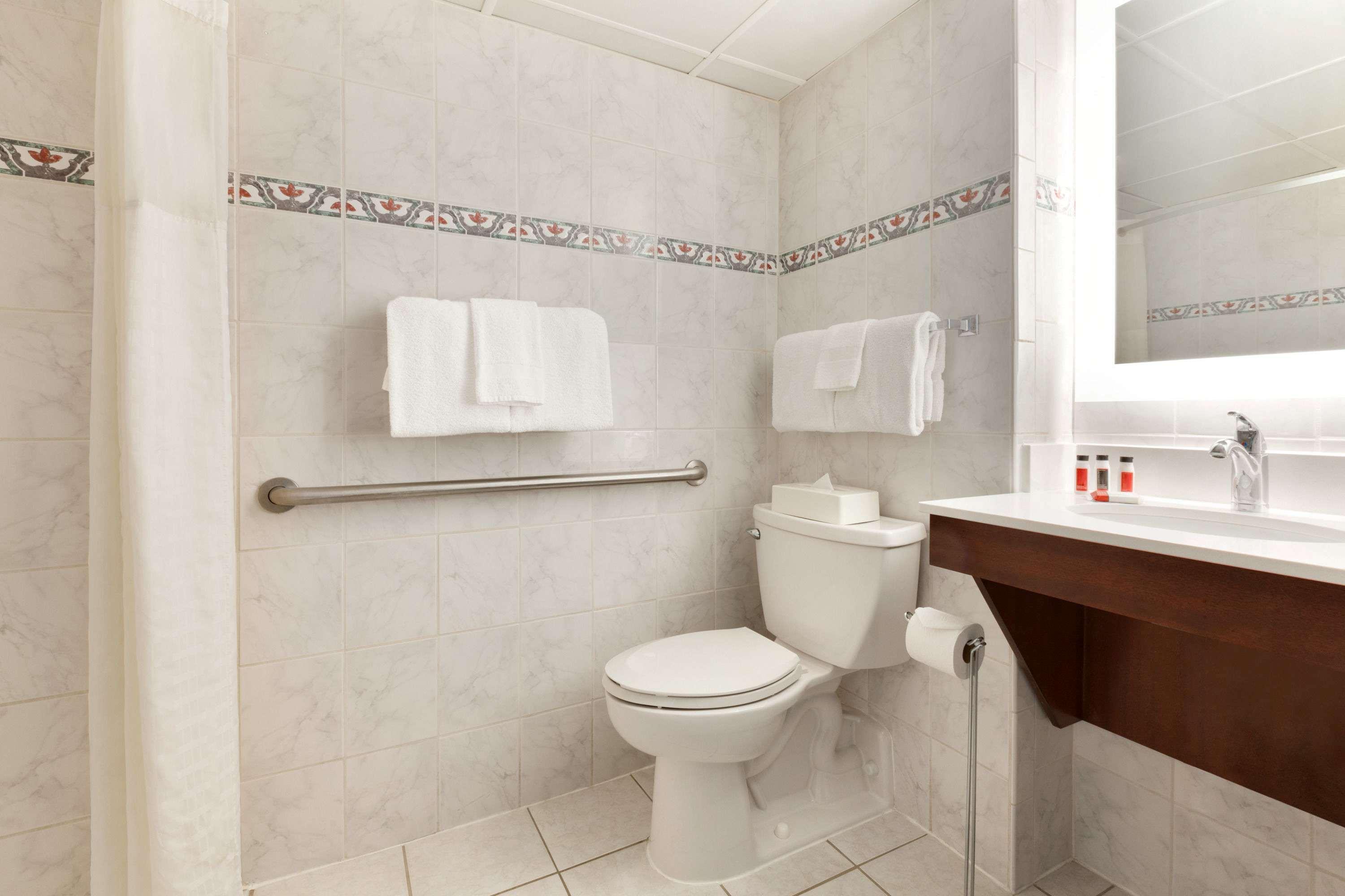 Howard Johnson Plaza By Wyndham Ocean City Oceanfront מראה חיצוני תמונה