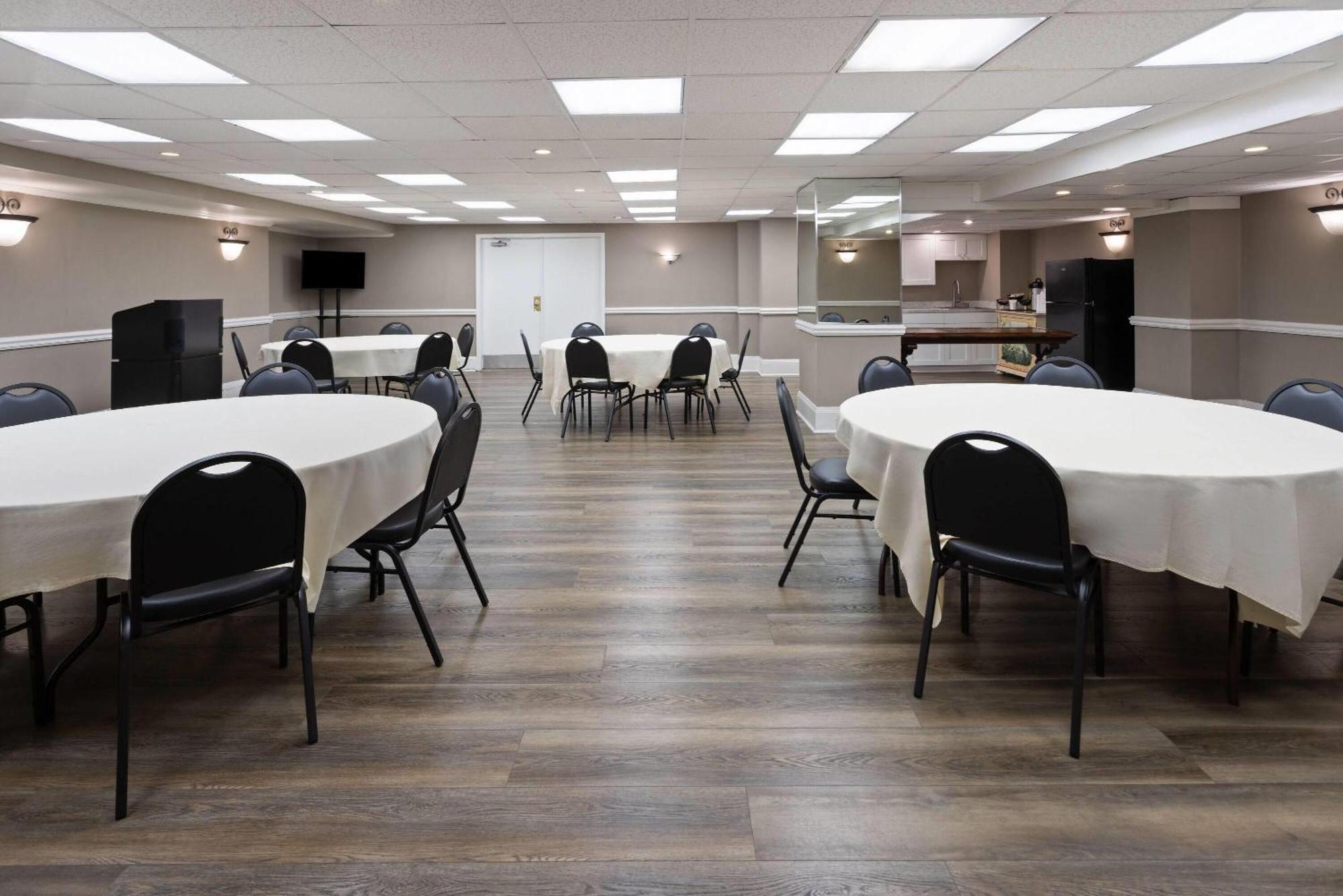 Howard Johnson Plaza By Wyndham Ocean City Oceanfront מראה חיצוני תמונה