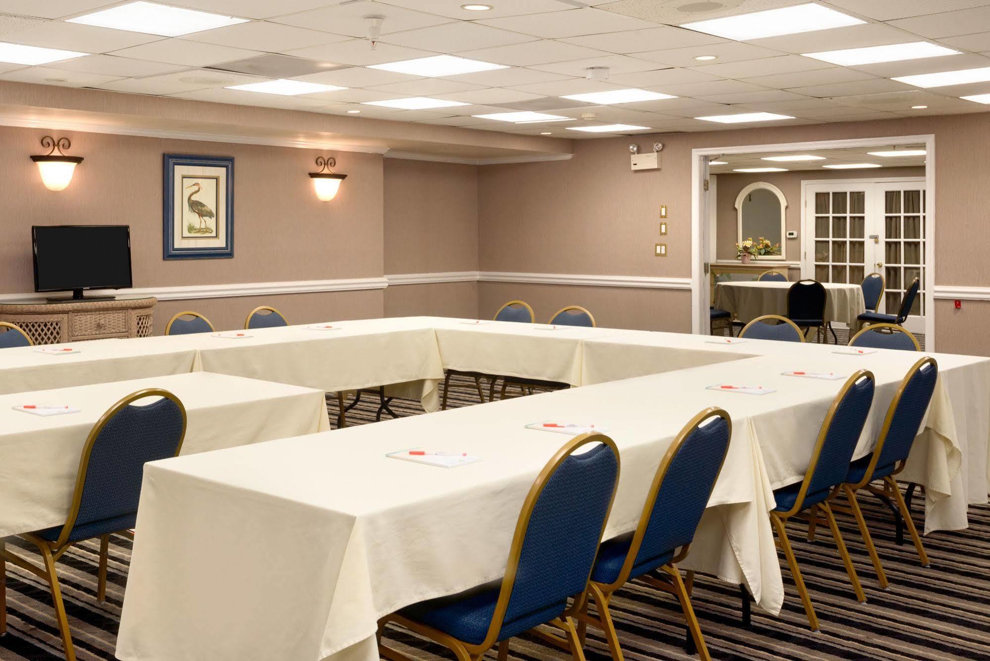 Howard Johnson Plaza By Wyndham Ocean City Oceanfront מראה חיצוני תמונה