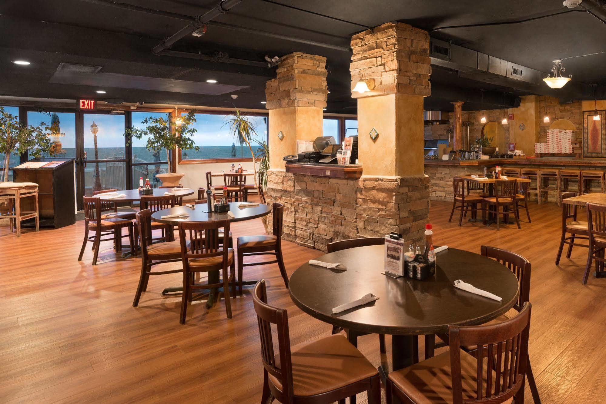Howard Johnson Plaza By Wyndham Ocean City Oceanfront מראה חיצוני תמונה